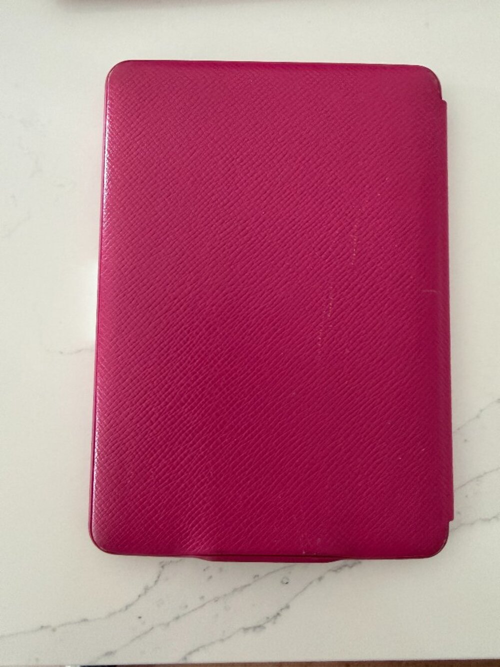 Amazon Kindle Paperwhite Leather Cover in Magenta/Fuchsia